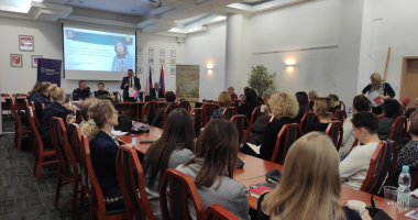 Debata o bezpieczeństwie młodych mieszkańców powiatu olsztyńskiego